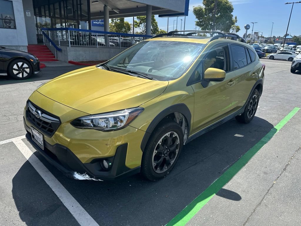 Used 2021 Subaru Crosstrek 2.0i Premium w/ Moonroof Package AWD/4WD image 3