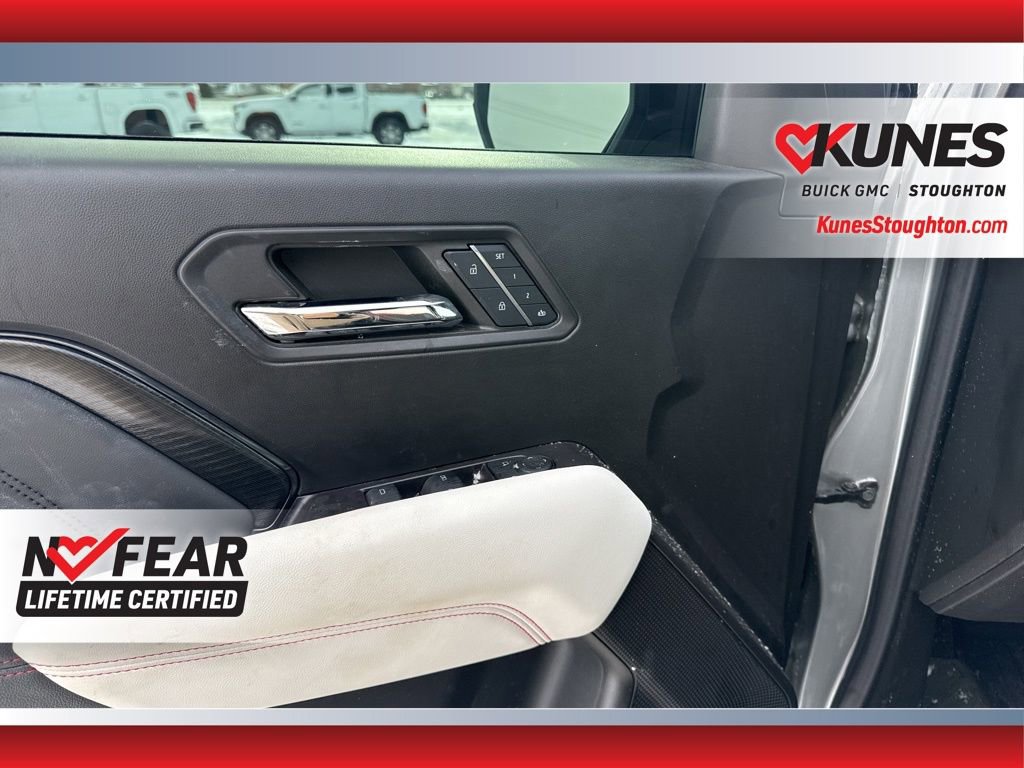 Used 2024 GMC Canyon AT4X image 19