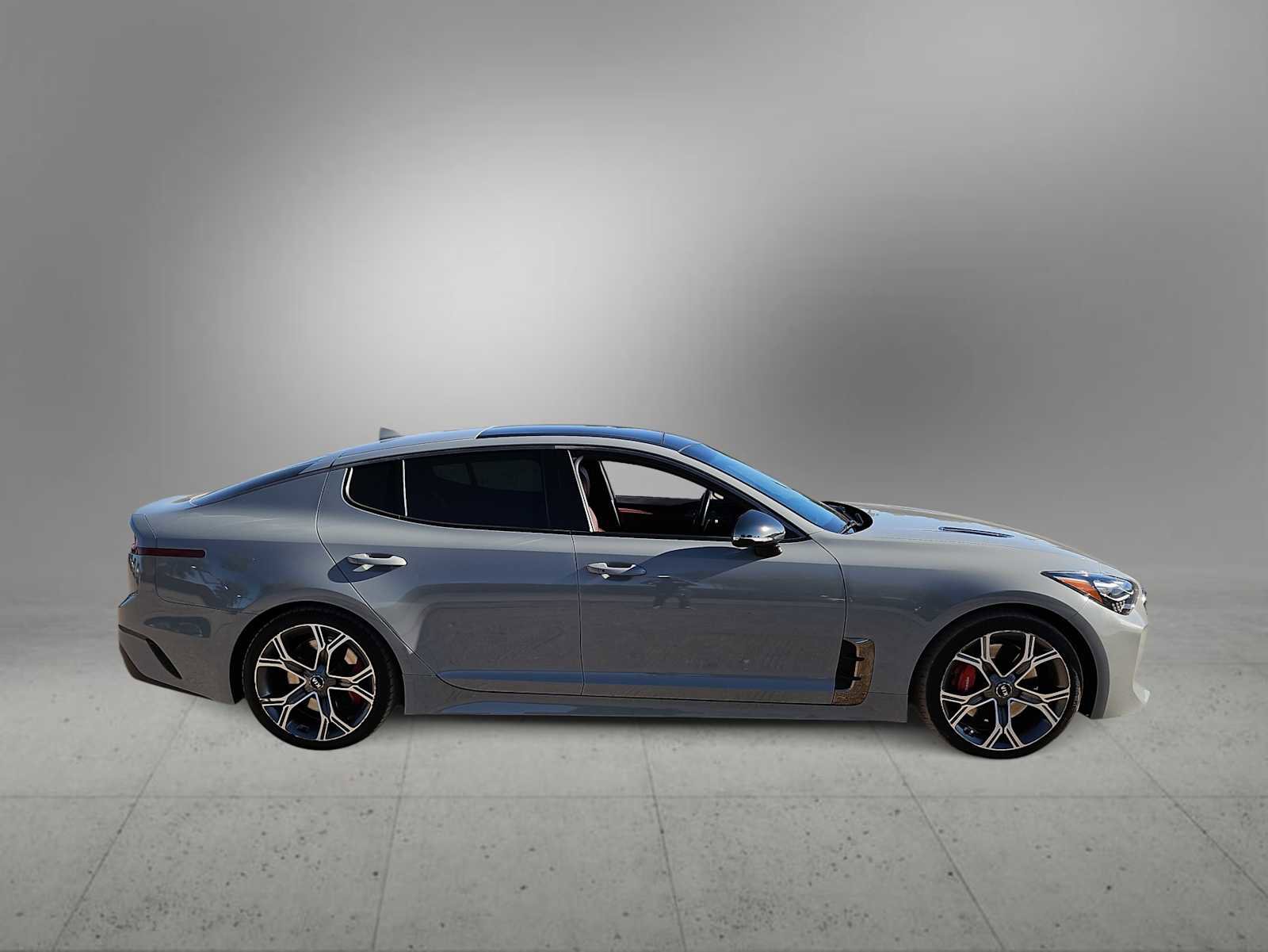 Used 2019 Kia Stinger GT2 image 9
