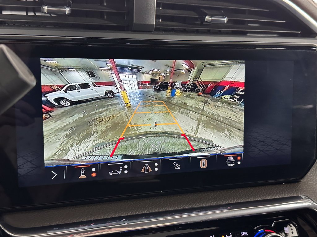 Used 2026 GMC Sierra 2500 Denali w/ Denali Reserve Package AWD/4WD image 18