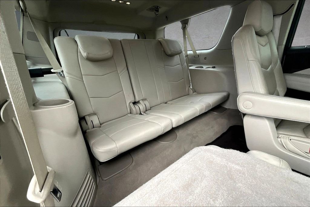 Used 2017 Cadillac Escalade ESV Luxury image 31