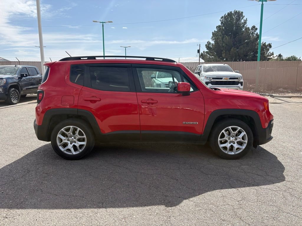 Used 2017 Jeep Renegade Latitude FWD image 5