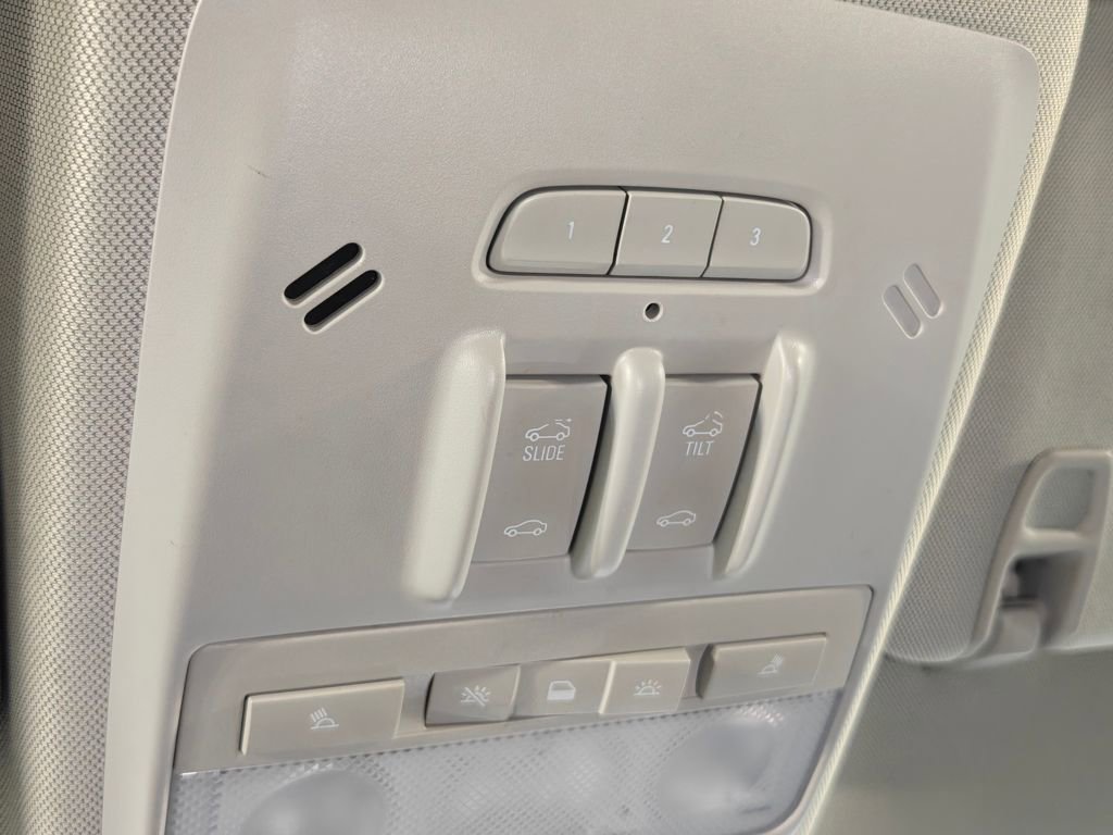 Used 2019 Buick Encore Essence w/ Experience Buick Package image 9