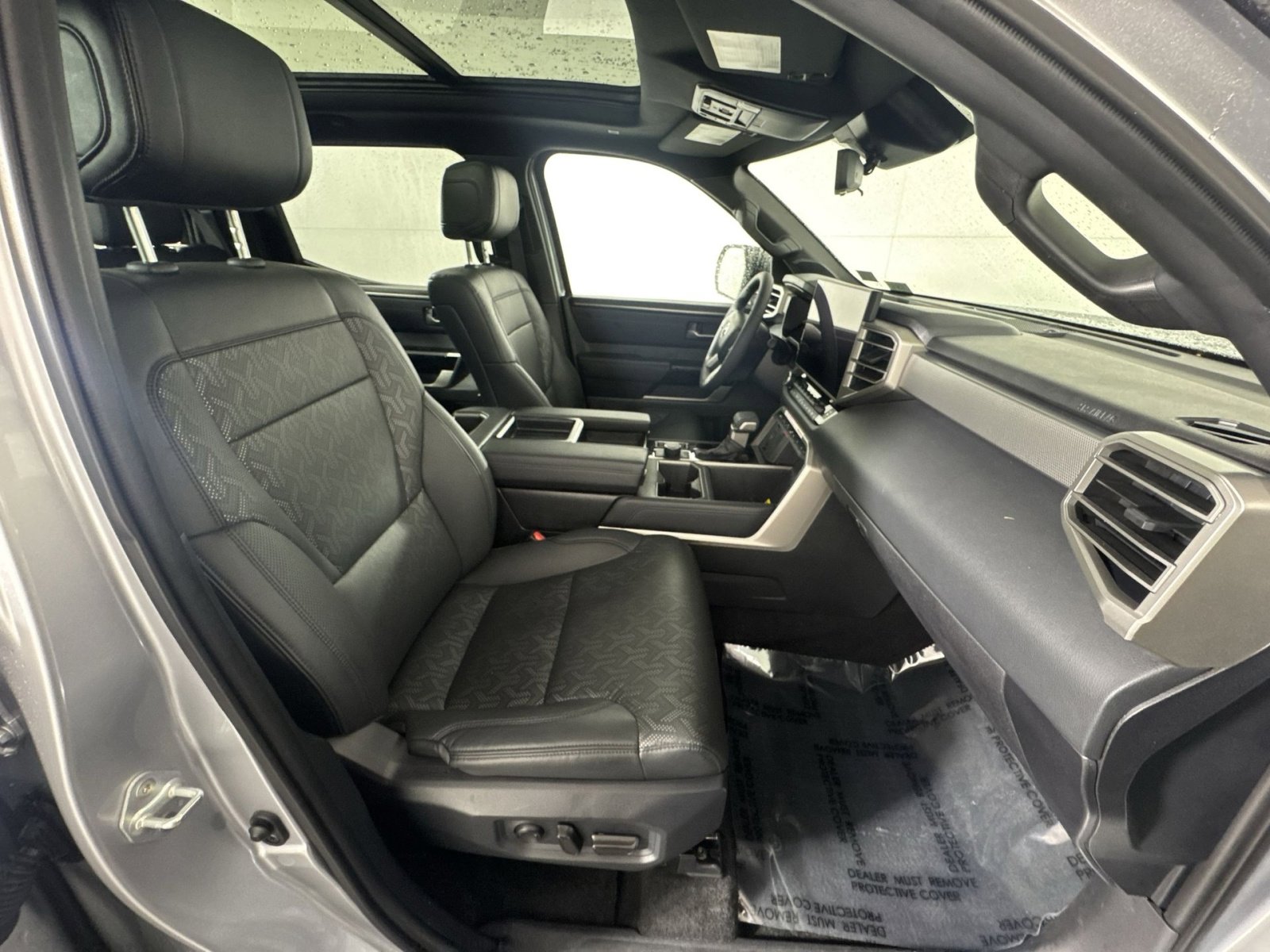 Used 2025 Toyota Tundra Limited image 28