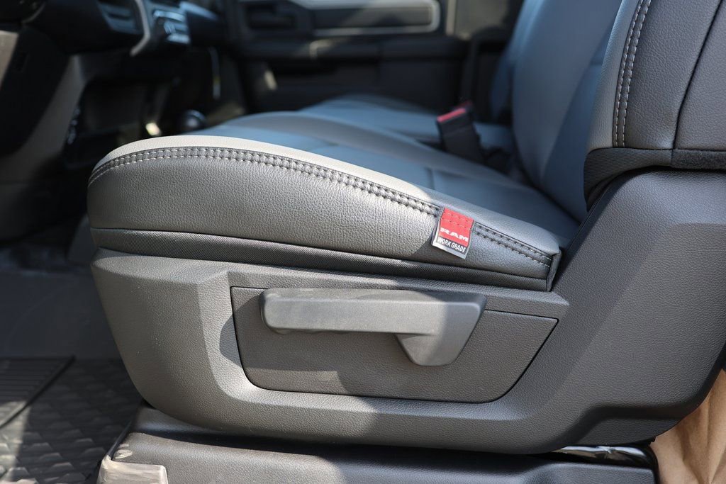 New 2024 RAM 5500 Tradesman image 25