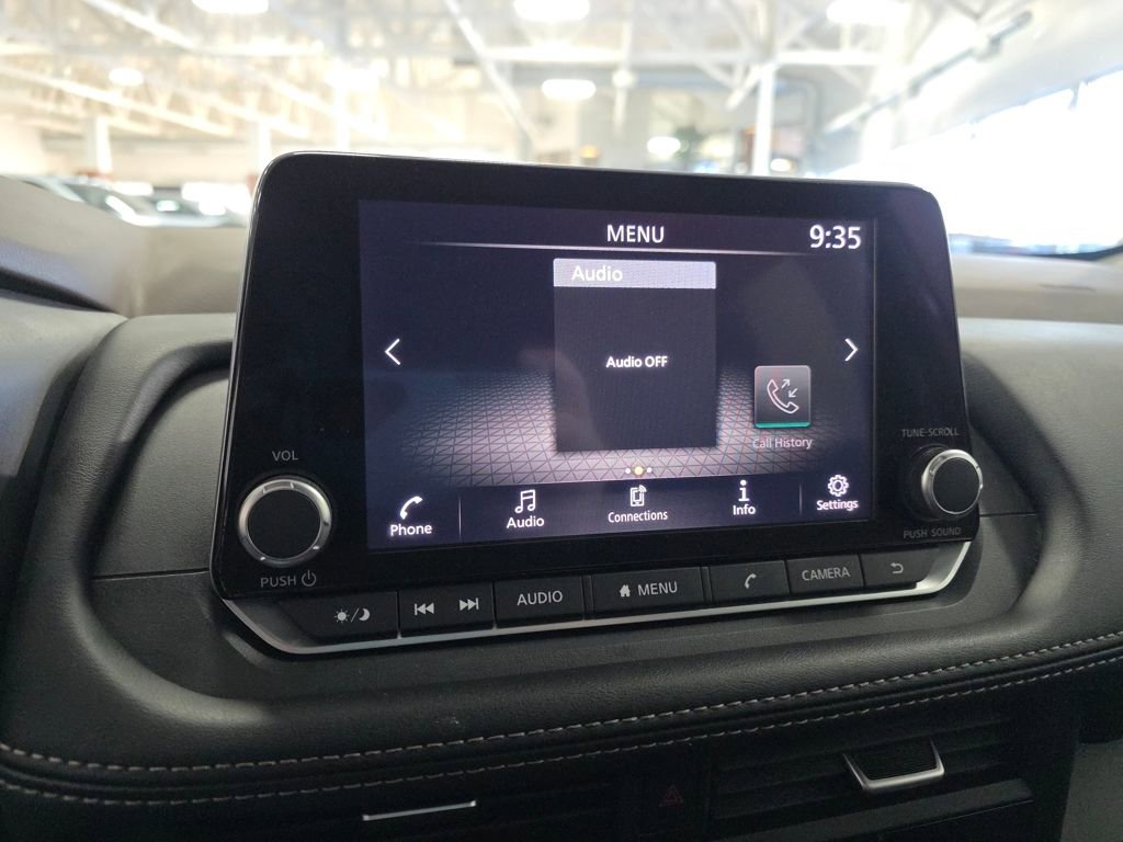 Used 2023 Nissan Rogue S AWD/4WD image 19