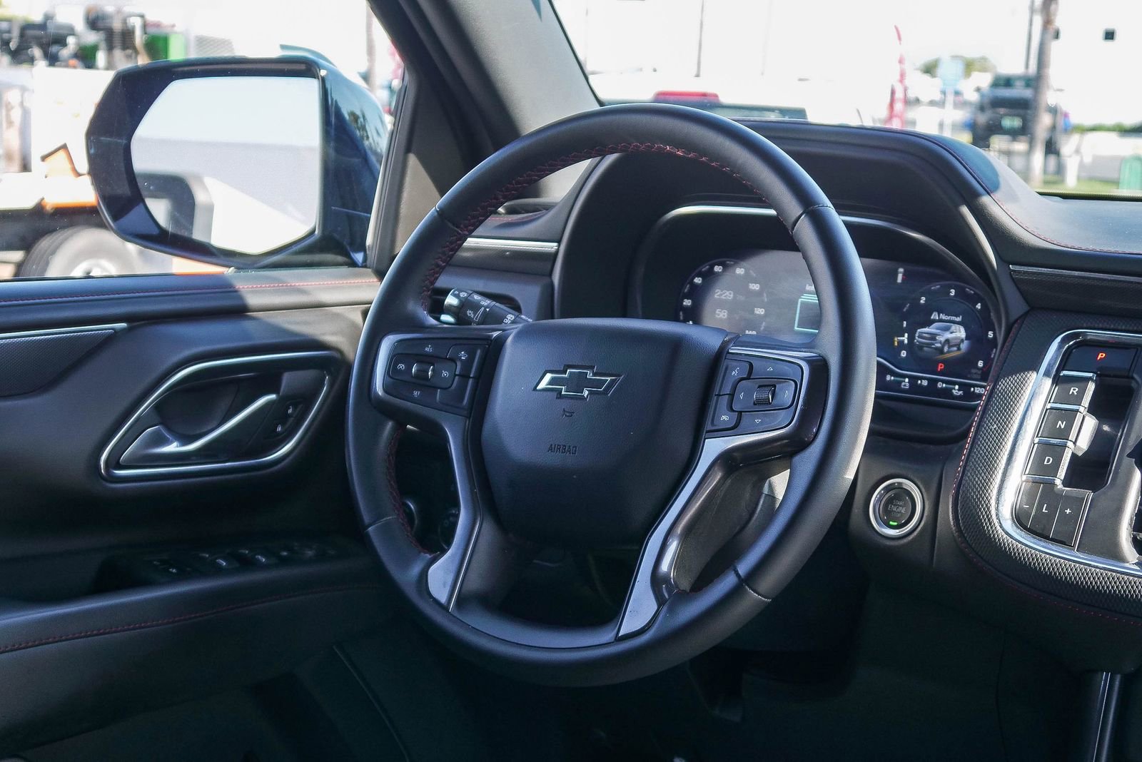 Used 2024 Chevrolet Suburban RST RWD image 14