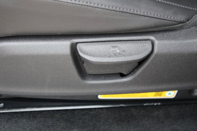 Used 2024 Kia Carnival EX image 36