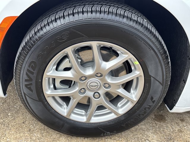 New 2026 Chrysler Pacifica Select image 12