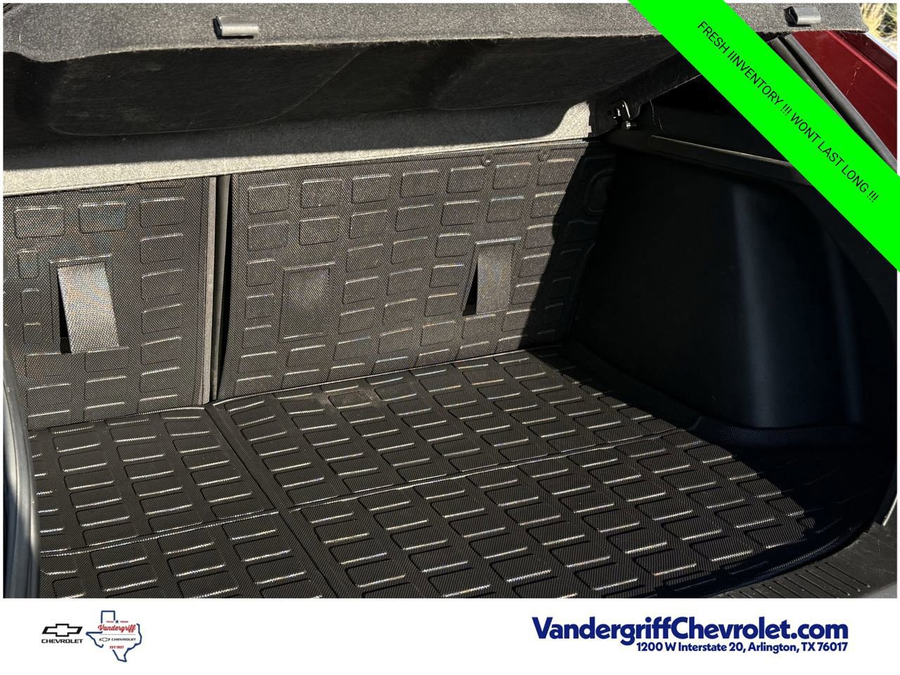 Used 2024 Chevrolet Trax RS FWD image 25