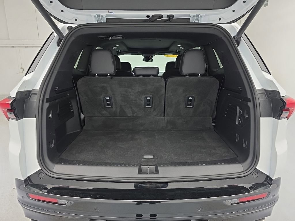 Certified 2025 Buick Enclave Sport Touring w/ Power Package AWD/4WD image 55