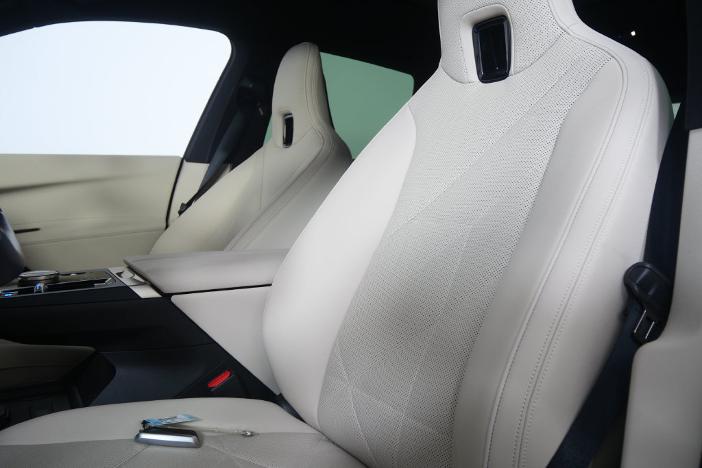 Certified 2025 BMW iX xDrive50 AWD/4WD image 11
