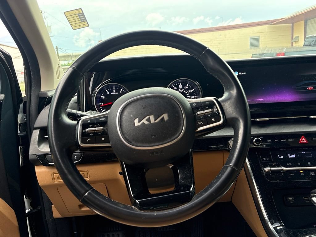 Used 2022 Kia Carnival EX FWD image 18