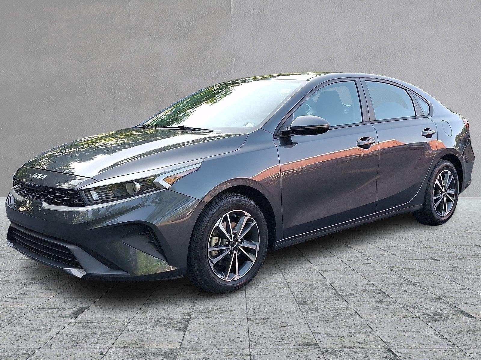 Used 2023 Kia Forte LXS w/ LXS Technology Package FWD image 3