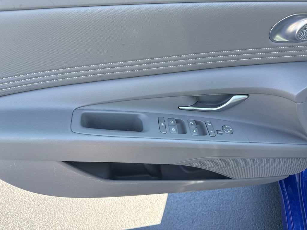 Certified 2024 Hyundai Elantra SEL w/ Convenience Package FWD image 8