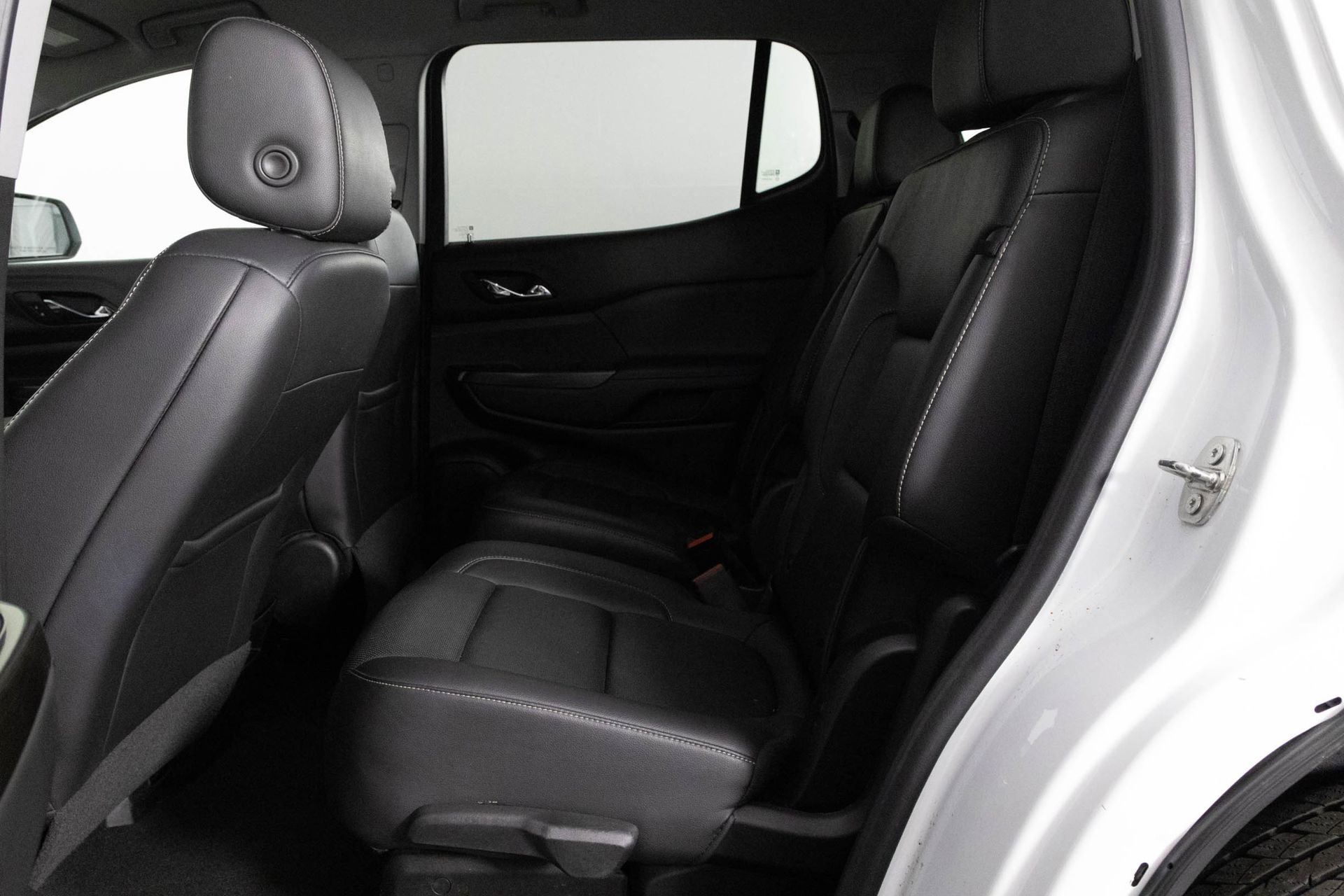 Certified 2023 GMC Acadia SLT image 34