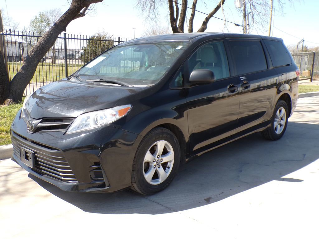 Used 2020 Toyota Sienna L image 4