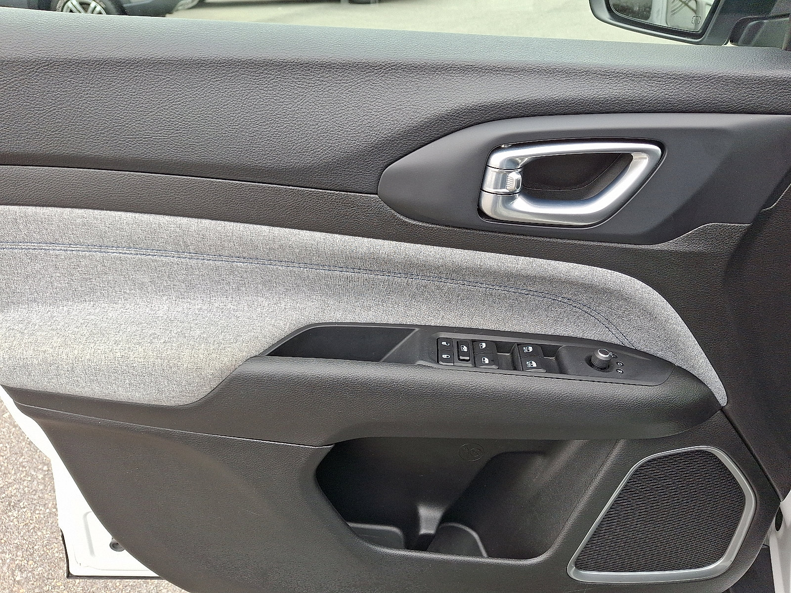 Used 2024 Jeep Compass Latitude image 12