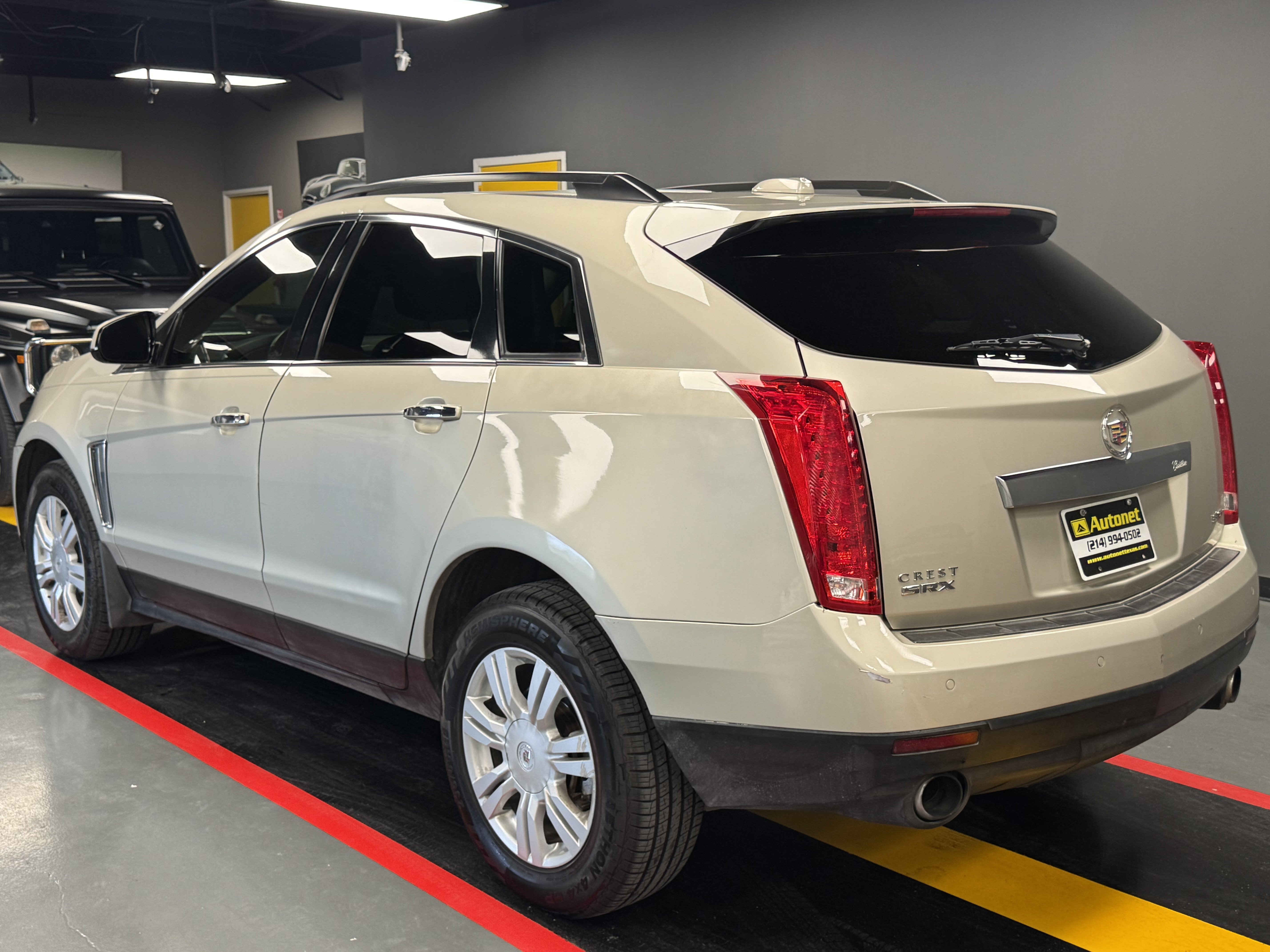 Used 2015 Cadillac SRX FWD image 4