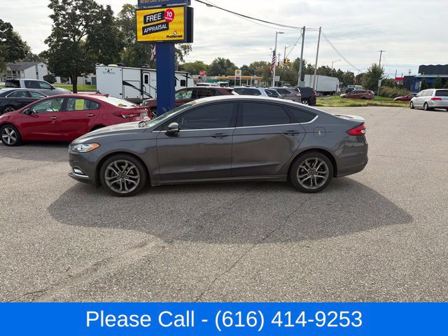 Used 2017 Ford Fusion SE w/ Equipment Group 201A FWD image 6