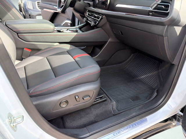 Used 2026 Chevrolet Traverse RS w/ LPO, Floor Liner Package AWD/4WD image 15