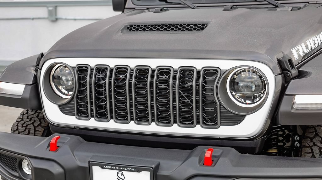 New 2026 Jeep Wrangler Unlimited Rubicon w/ Whitecap Package AWD/4WD image 6