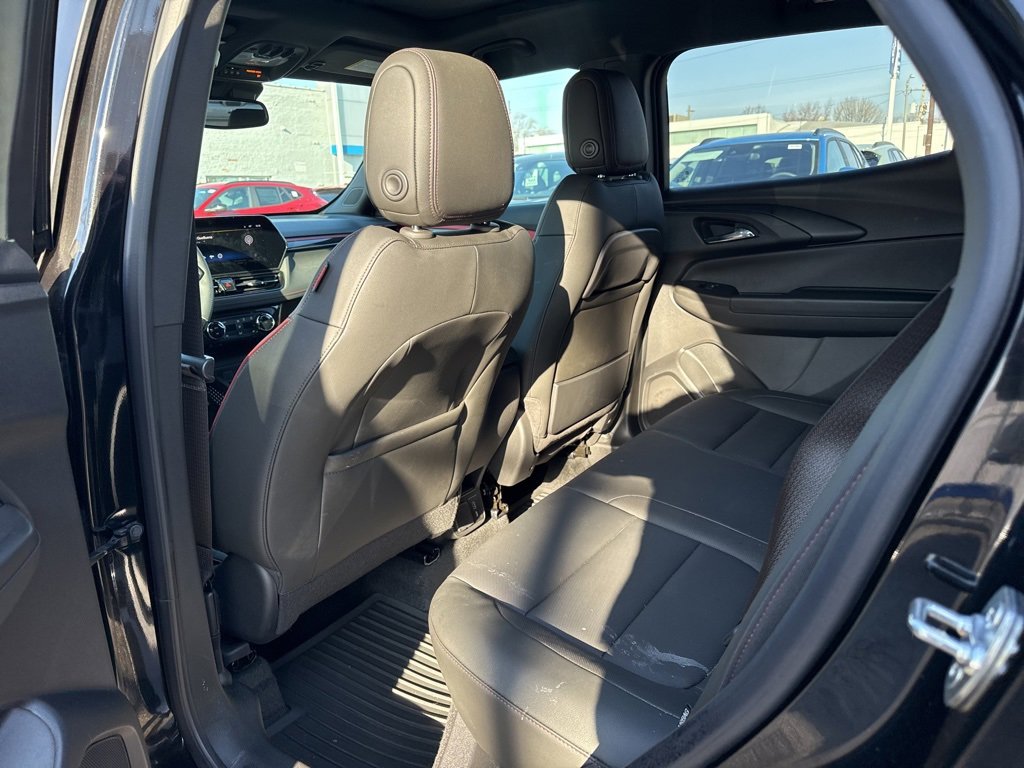 Used 2025 Chevrolet TrailBlazer RS w/ Convenience Package image 14