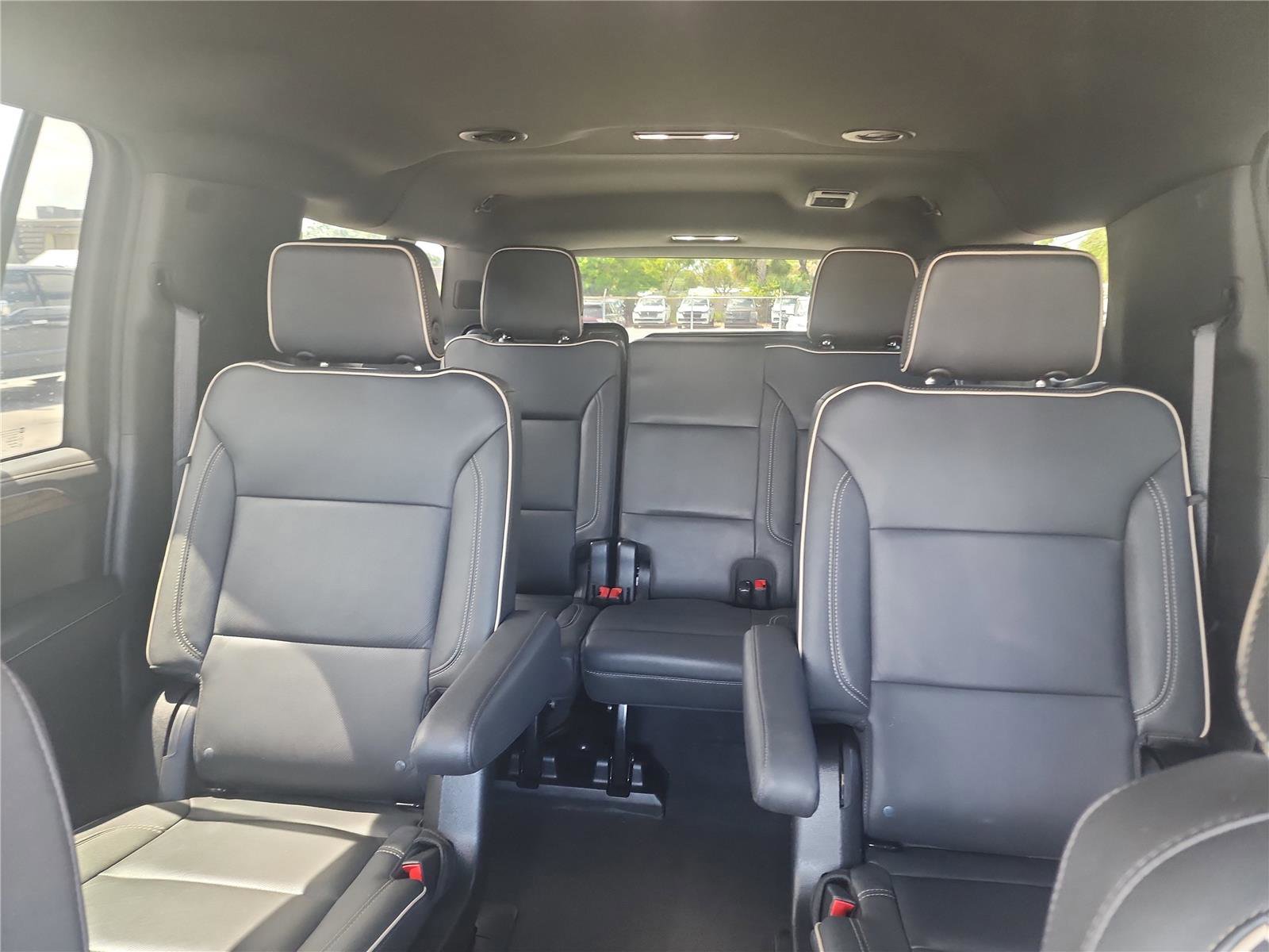 Used 2023 Chevrolet Suburban Premier AWD/4WD image 20