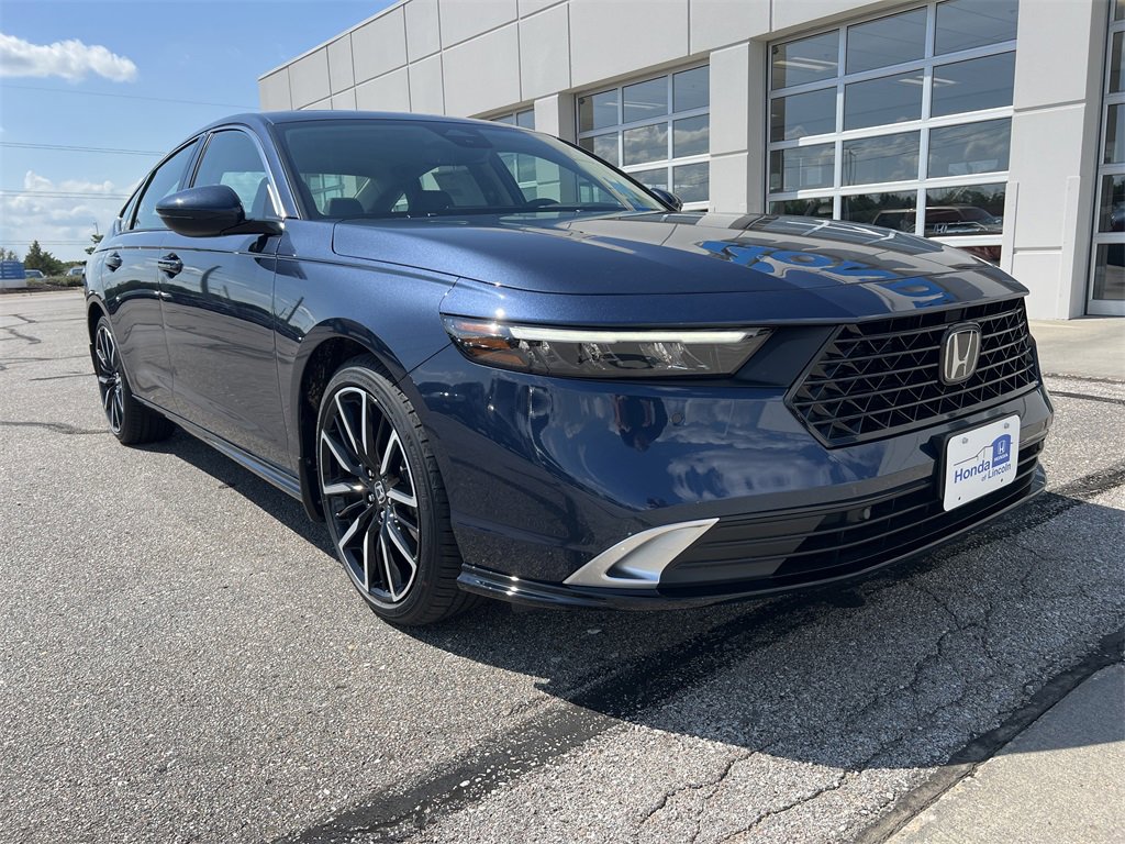 New 2025 Honda Accord Touring image 3