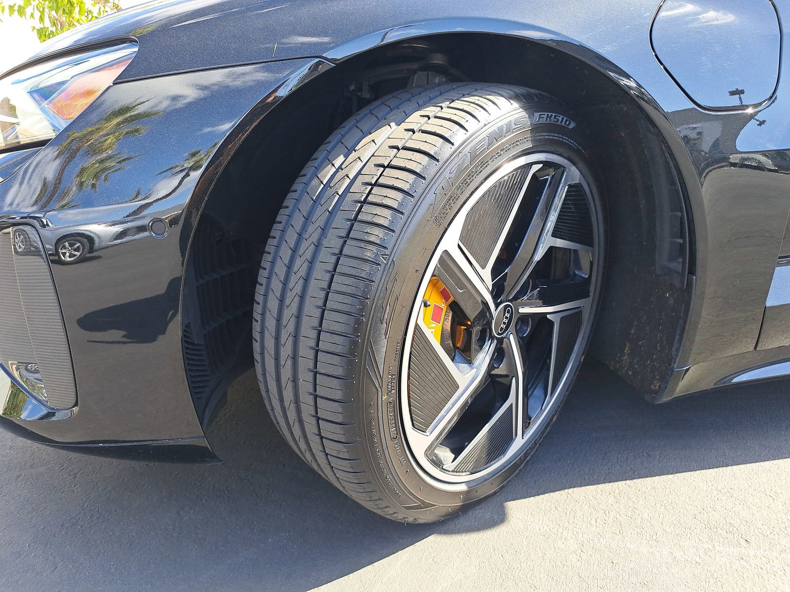 Used 2024 Audi RS e-tron GT w/ Carbon Performance Package image 35