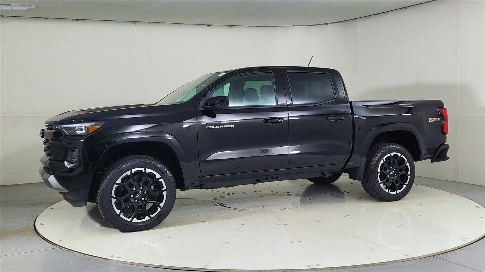 New 2026 Chevrolet Colorado Z71 w/ Z71 Convenience Package 2 image 3