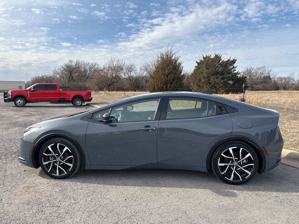 Used 2024 Toyota Prius Prime Premium image 9