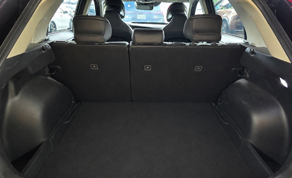 Used 2023 Kia Niro SX Touring FWD image 37