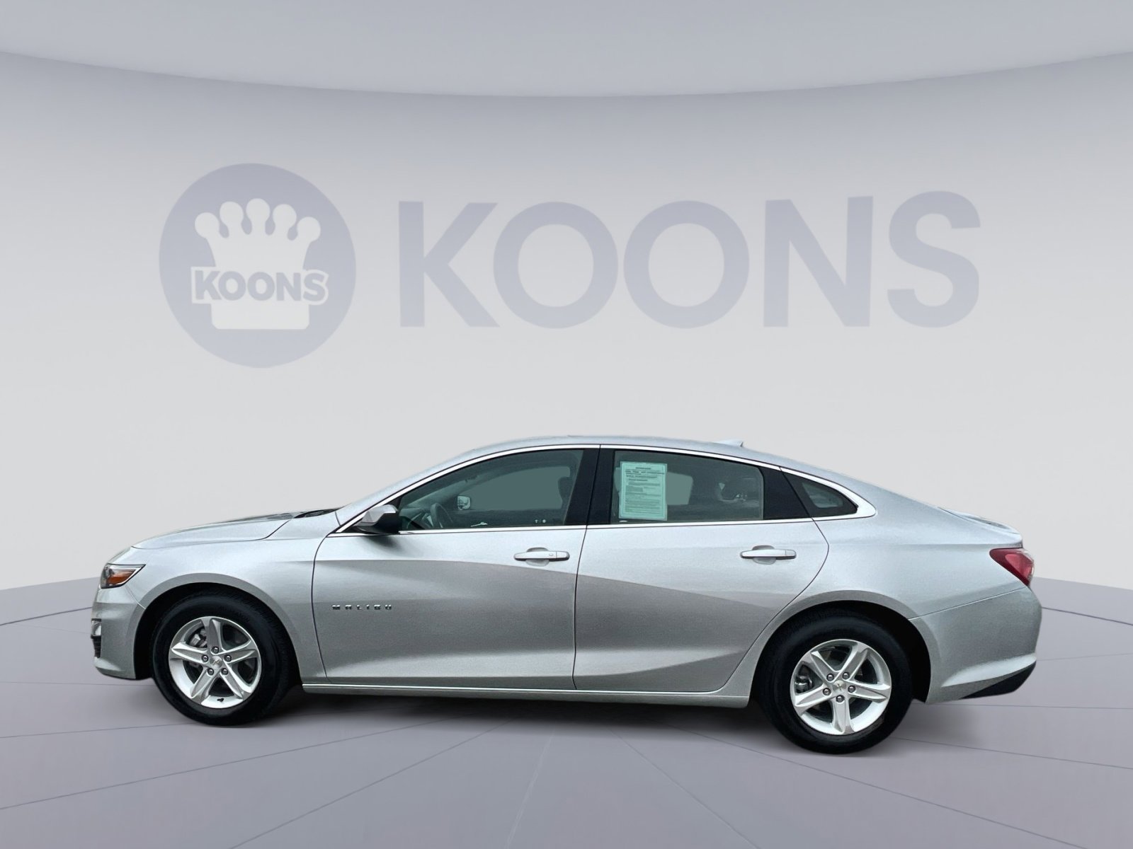 Used 2022 Chevrolet Malibu LT image 2