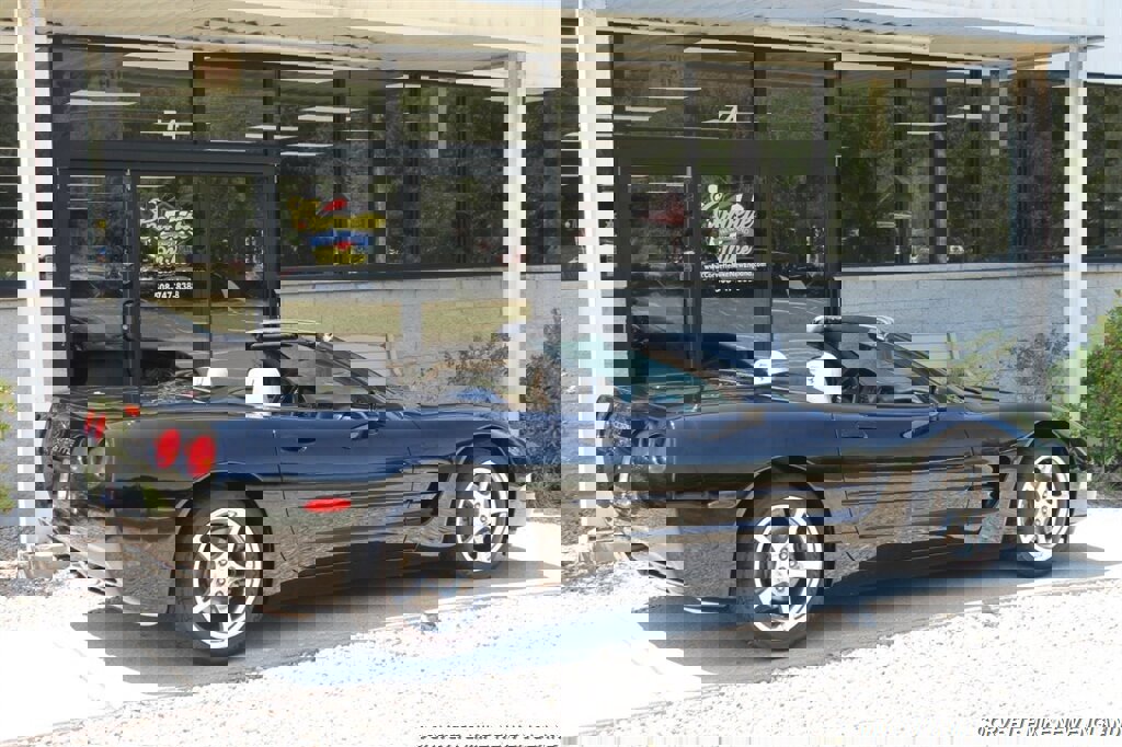 Used 2002 Chevrolet Corvette Convertible w/ Preferred Equipment Group2 image 17