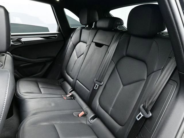 Certified 2020 Porsche Macan image 14