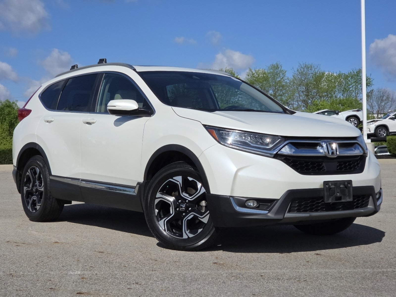 Used 2018 Honda CR-V Touring image 2