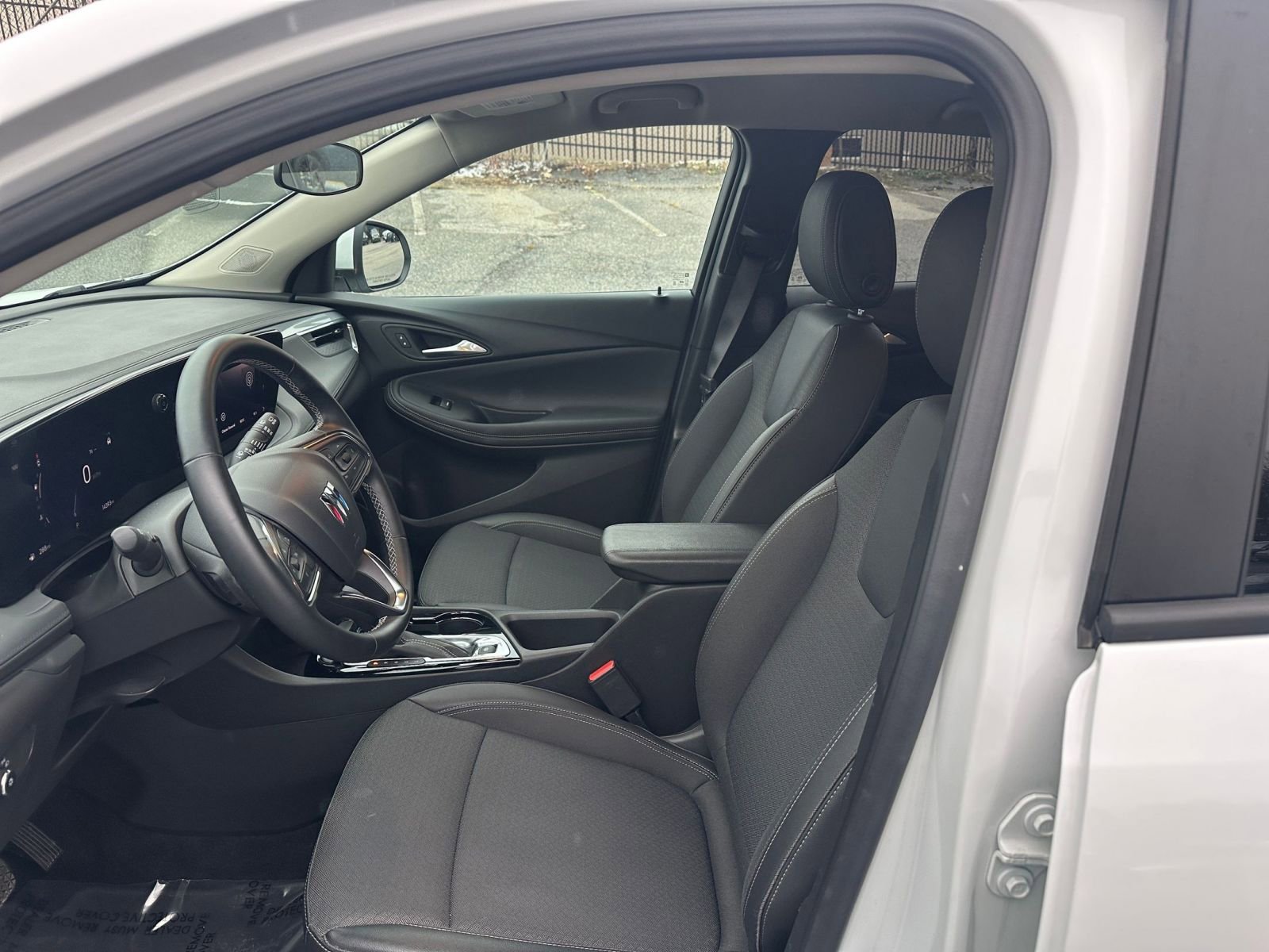 Used 2025 Buick Encore GX Preferred image 24