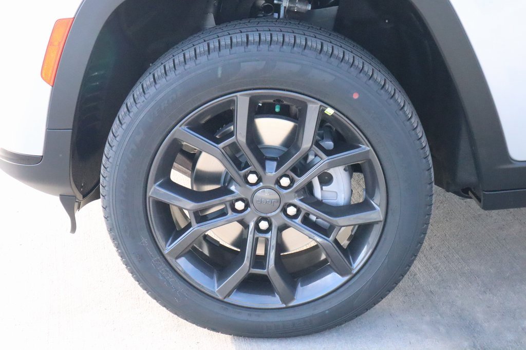 New 2025 Jeep Grand Cherokee L Limited image 21