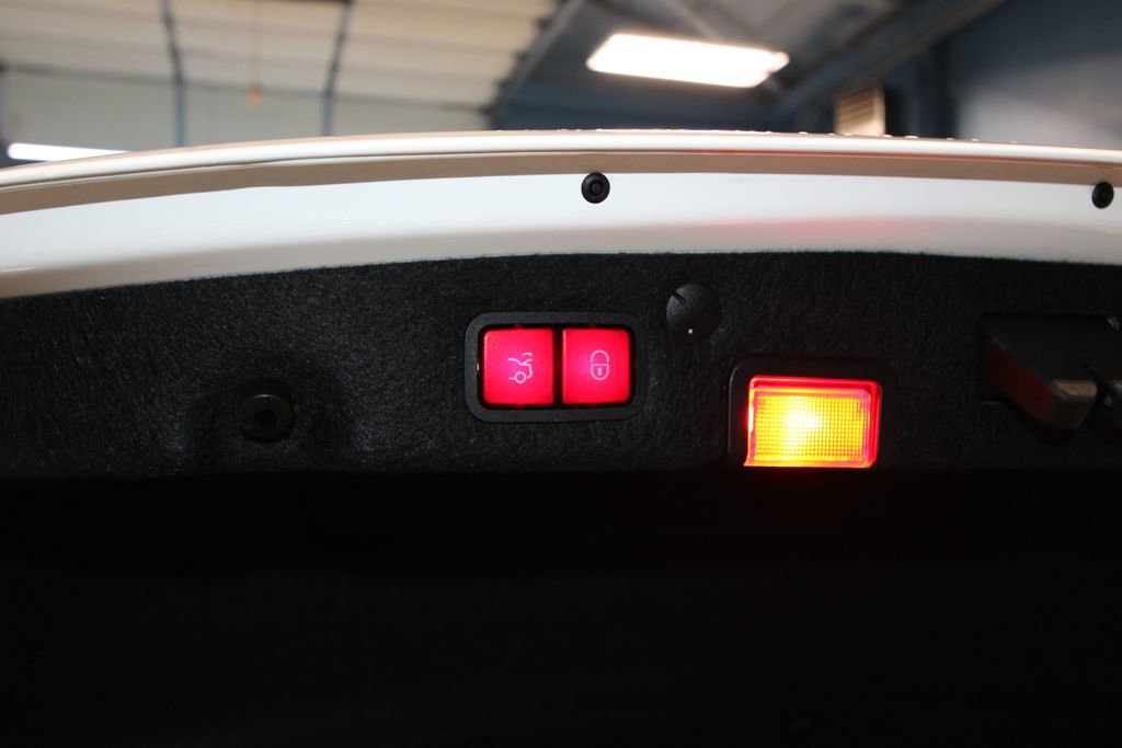 Used 2020 Mercedes-Benz C 300 4MATIC Sedan image 40