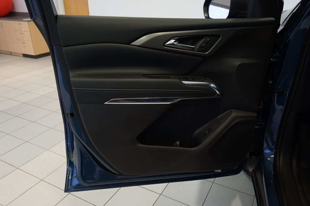New 2026 Chevrolet Traverse LT w/ Driver Confidence Package image 23