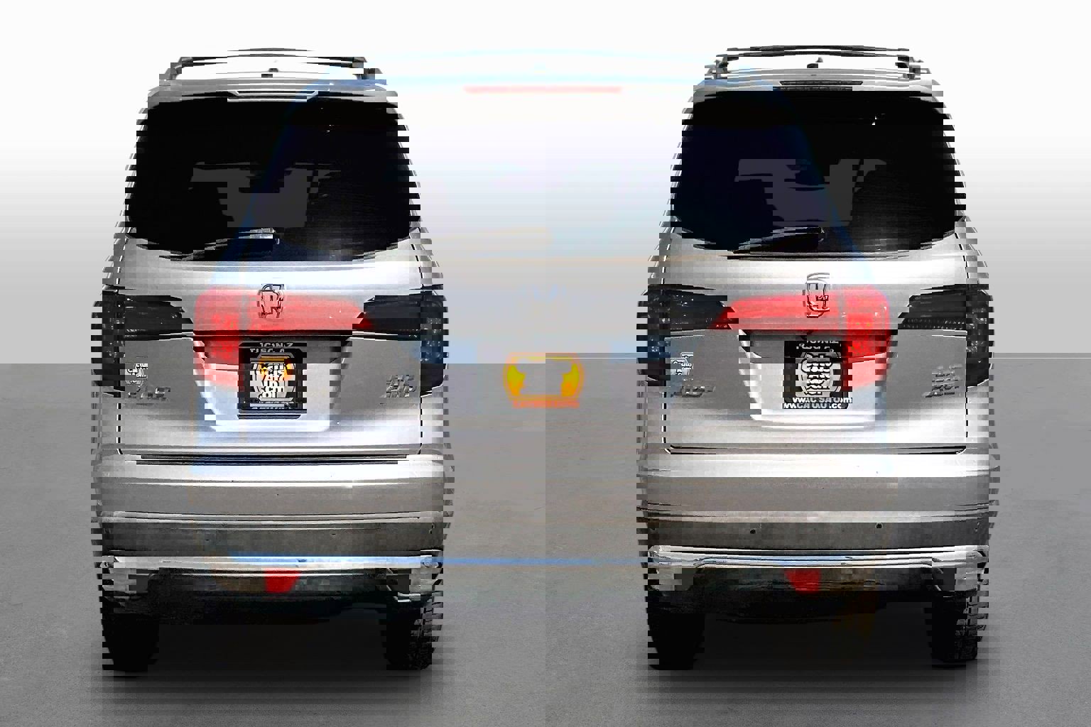 Used 2016 Honda Pilot Elite image 4