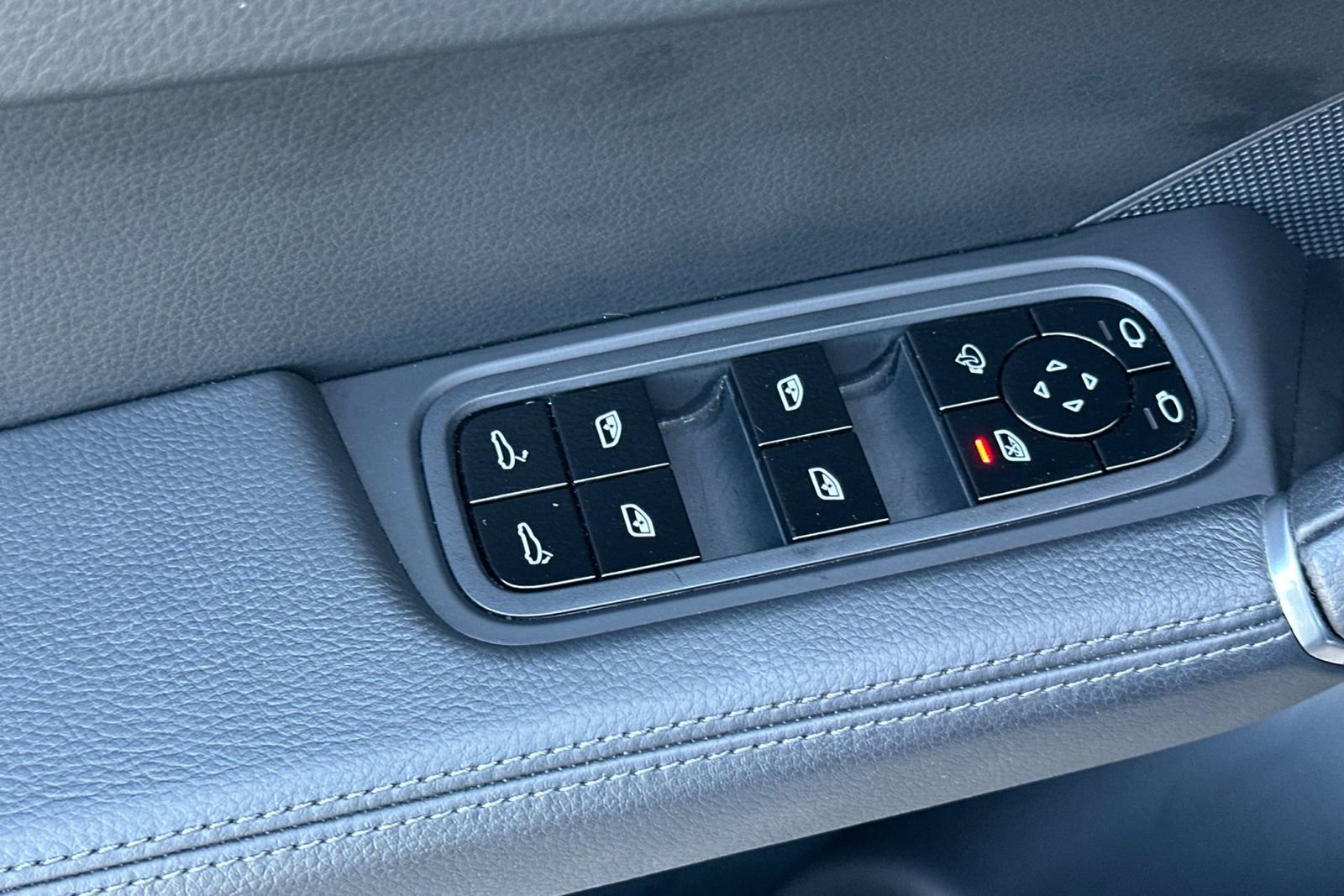 Used 2021 Porsche Cayenne image 13