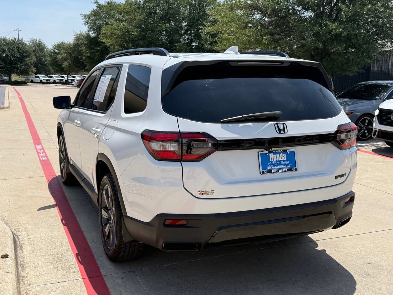 Used 2026 Honda Pilot Sport image 3