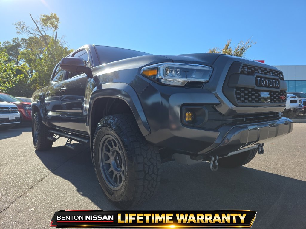 Used 2022 Toyota Tacoma TRD Sport w/ Technology Package AWD/4WD image 4