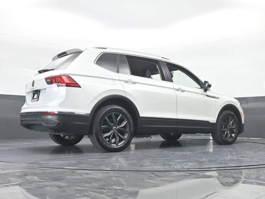 Used 2023 Volkswagen Tiguan SE image 60