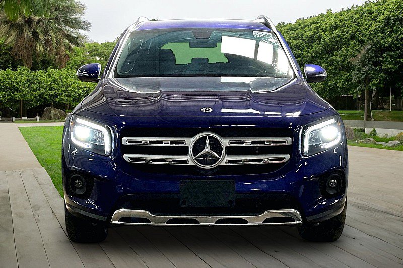 Used 2021 Mercedes-Benz GLB 250 w/ Premium Package image 2
