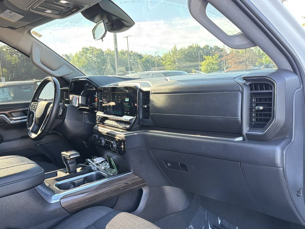 Used 2024 Chevrolet Silverado 1500 LT Trail Boss w/ Protection Package AWD/4WD image 18