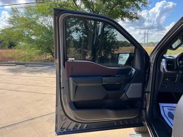 Used 2023 Ford F150 Lariat AWD/4WD image 13