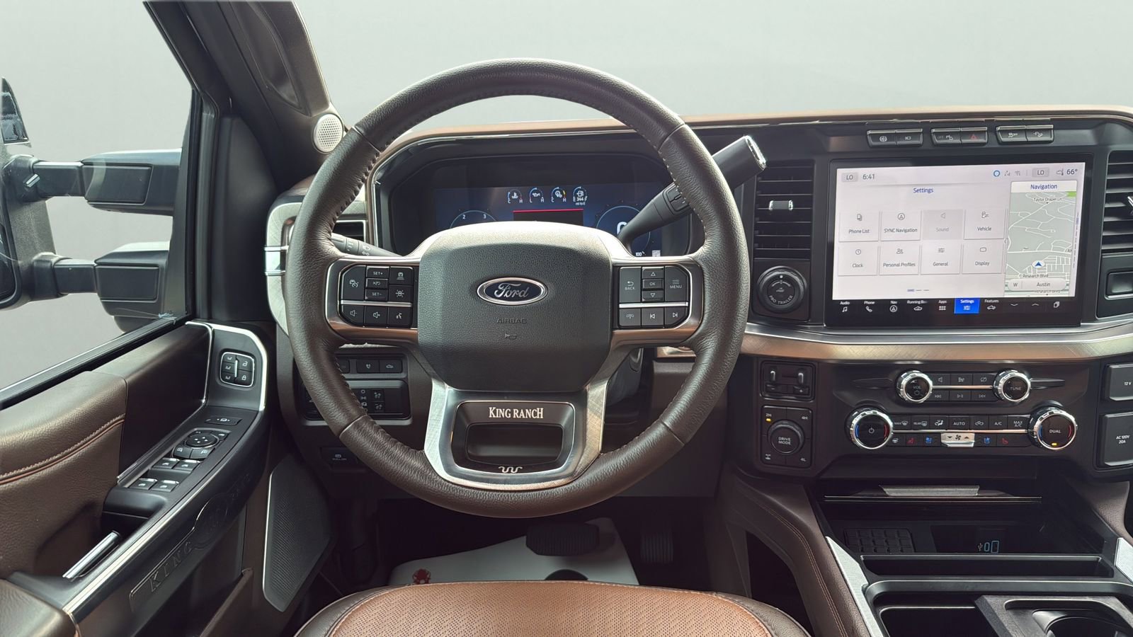 Used 2024 Ford F250 King Ranch w/ FX4 Off-Road Package AWD/4WD image 12